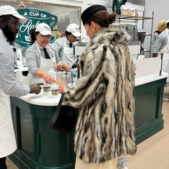 Faux Fur Coat Donna Karan - Picture 9 of 9